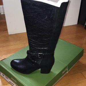 Earth orchard black tumbled leather boots